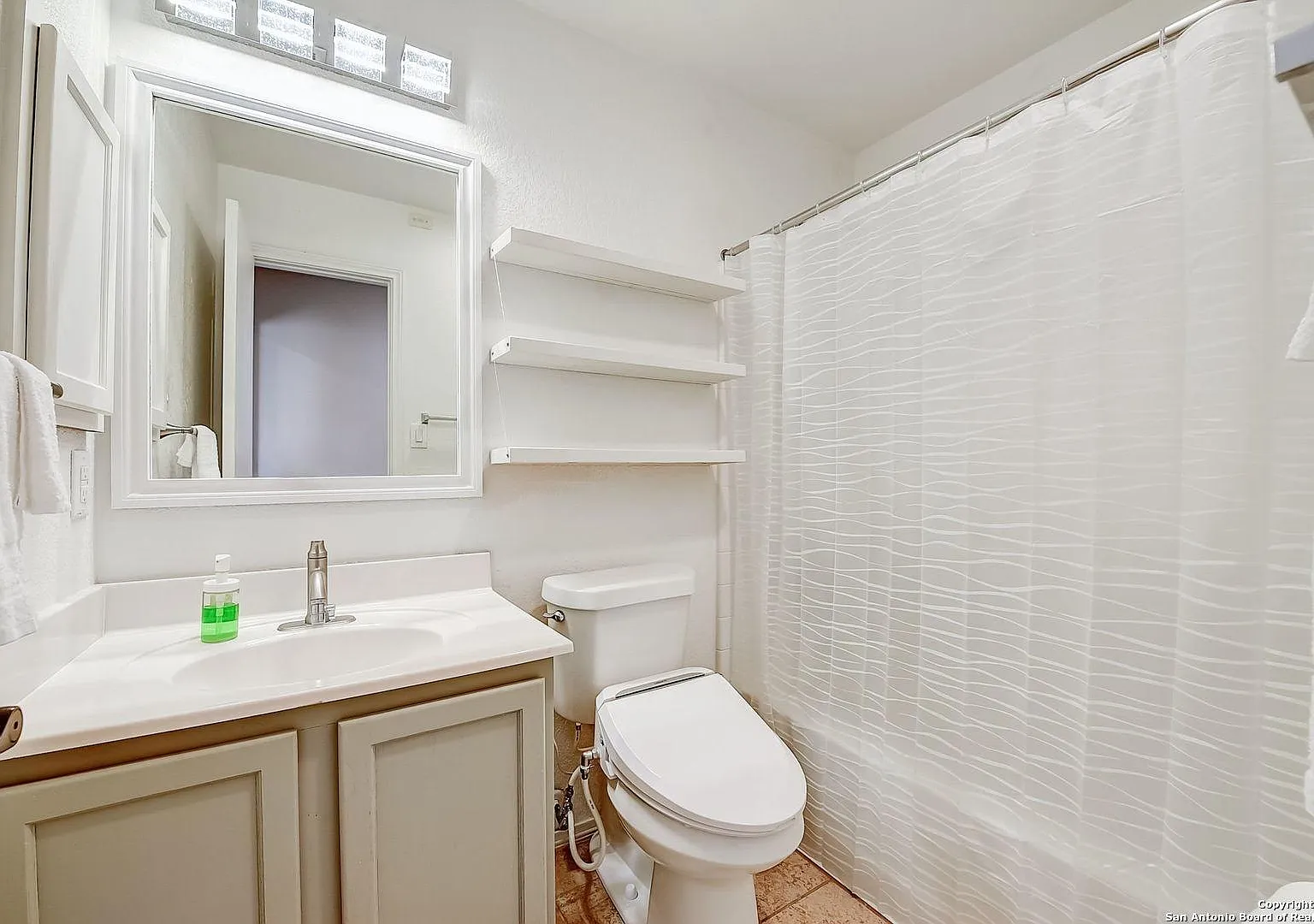 4 bed, 2725 sqft, $2,650 — Photo 3