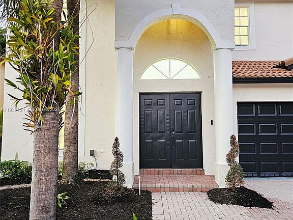 3rd image of 15843 SW 14th Ct