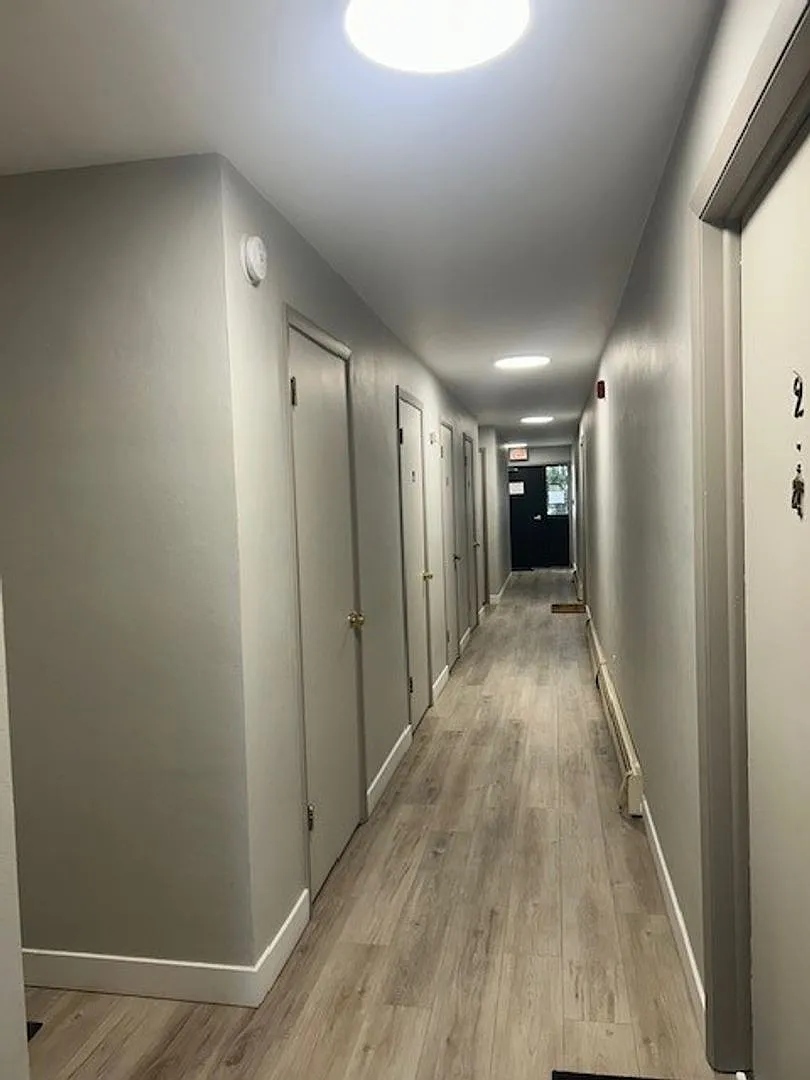 Lamplighter Apartments — Photo 3