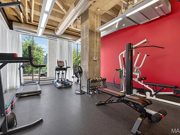 5th image of 4501 Lindell Blvd APT 10B