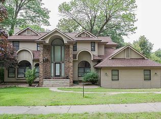 1827 Oak Knolls Ct SE, Cedar Rapids, IA 52403