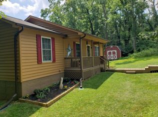 832 High Top Rd, Linden, VA 22642