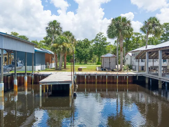 464 SE 256th St, Suwannee, FL 32628