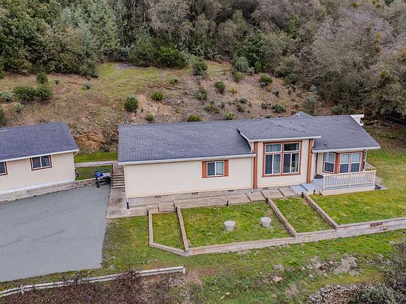 3rd image of 13890 Shake Ridge Rd