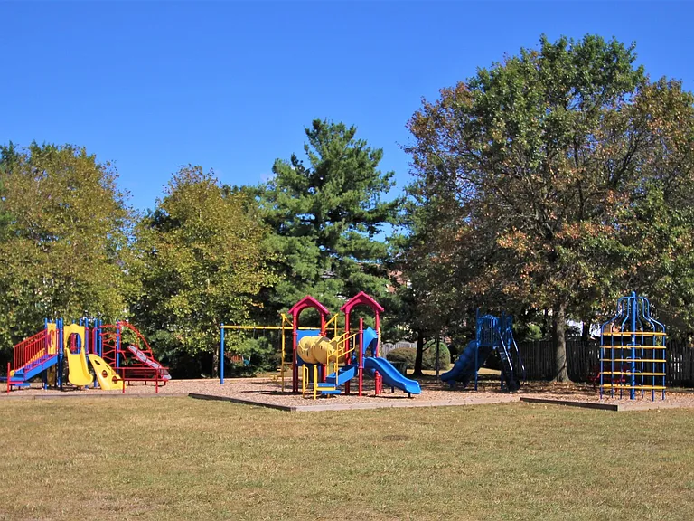 6603 Forbush Ct — Photo 27
