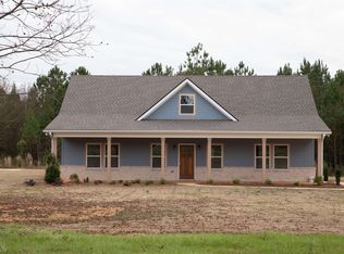 582 Hillview Rd, Hampton, GA 30228