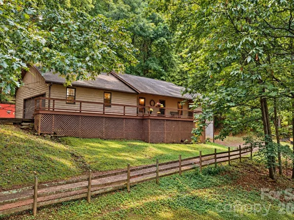 1424 Big Cove Rd, Waynesville, NC 28786