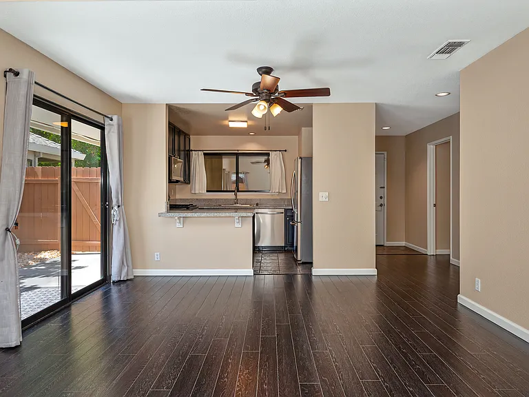 720 Donovan Ct — Photo 7
