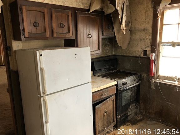 5th image of 1168 Lincoln Way E