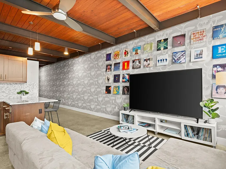2205 N Lamar Blvd #114 — Photo 4