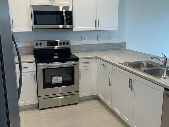 4th image of 1785 SE 27th St #1785