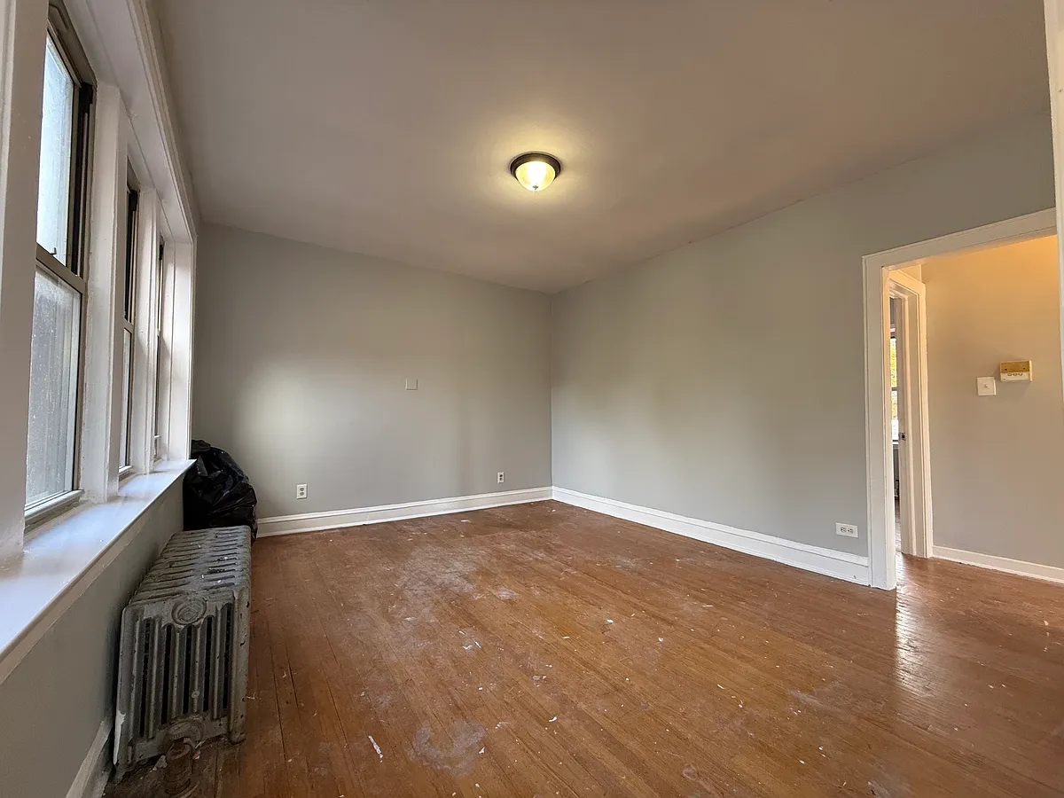 Building Photo - 8241 S Langley Ave #3