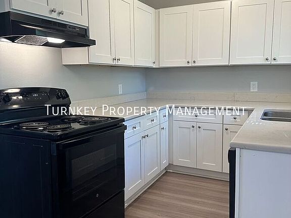 3rd image of 3300 Lilac St