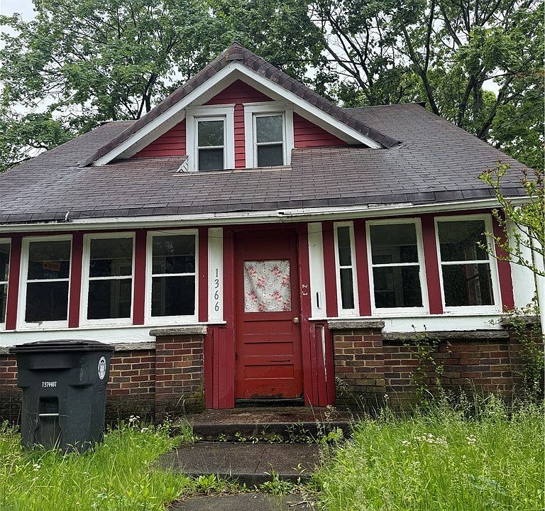 1st image of 1366 Superior Ave