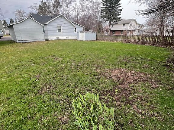 3rd image of 1091 Cedar St