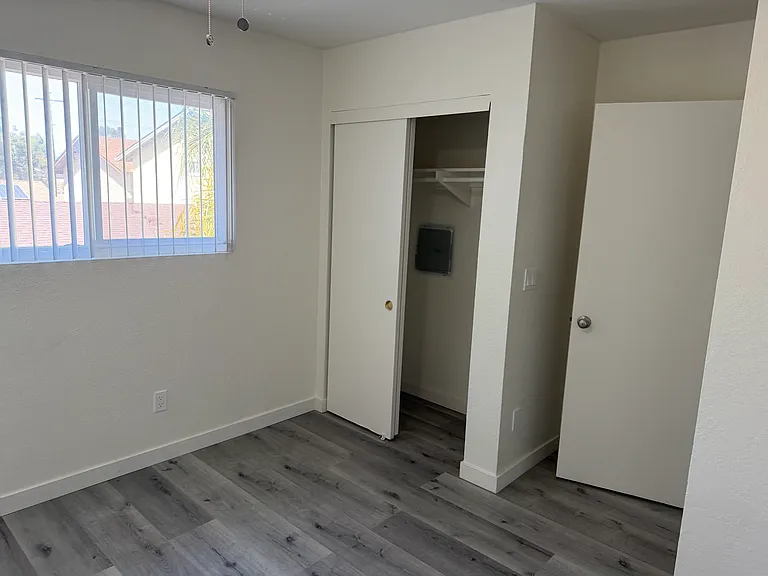 260 Lloyd St #8 — Photo 12