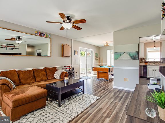 4th image of 2117 Greenwood Dr