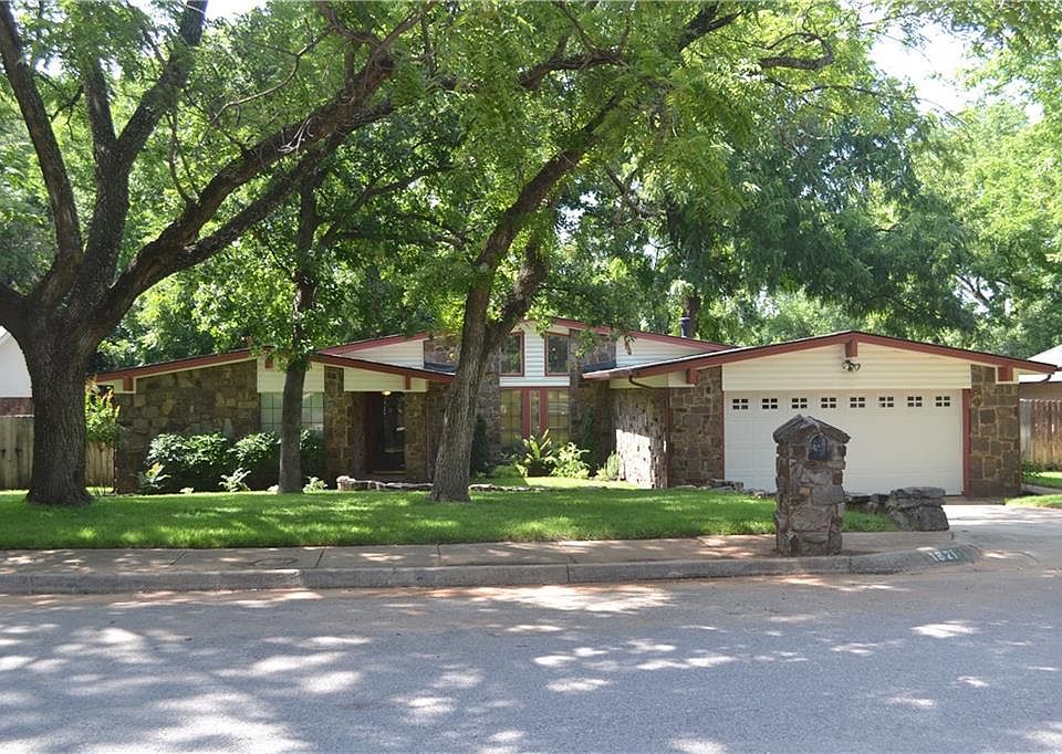 1st image of 1821 Chaparral Ln