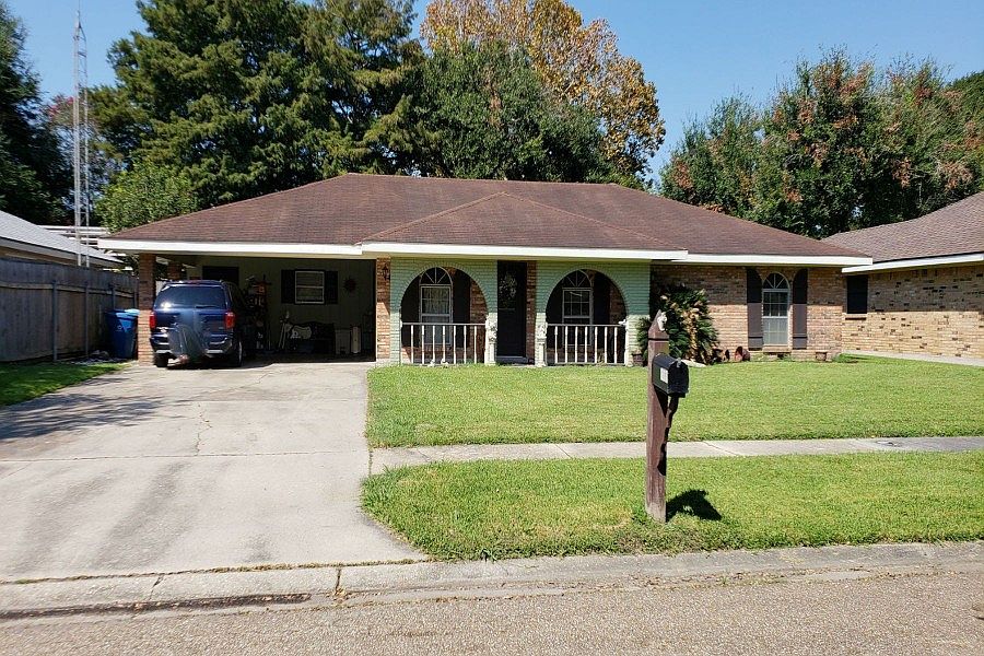 1st image of 217 Saint James Dr