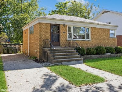 201 E Burlington St, Riverside, IL, 60546