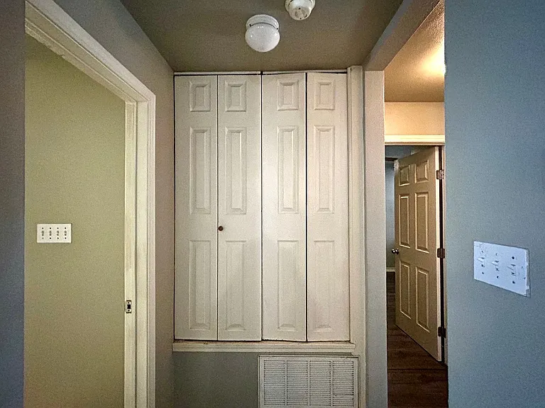 2714 Whitis Ave #B — Photo 11