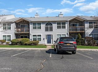 16 Diane Dr, Tinton Falls, NJ