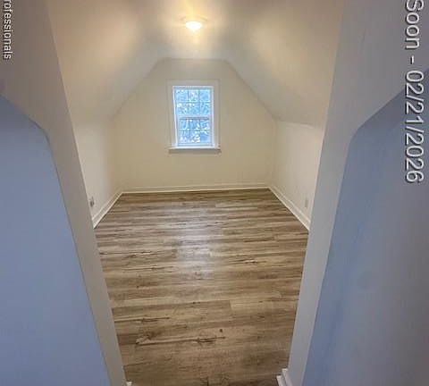 5th image of 15833 Fordham St