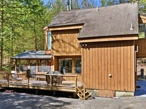 311 Tamarack Trl, Sandisfield, MA 01255
