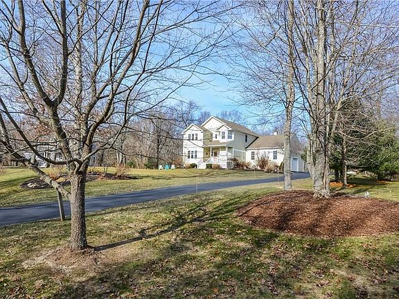 2nd image of 451 Westmoreland Ln