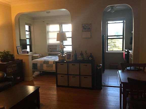 3rd image of 2 Greenridge Ave