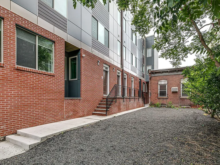 1218 N 6th St #1 — Photo 24