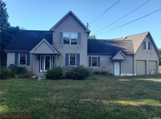 4833 Maple Dr, Walnutport, PA 18088