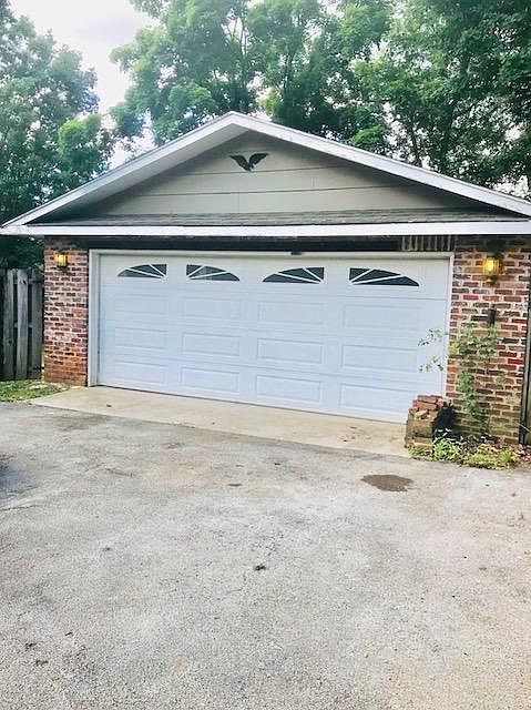 2nd image of 7632 Twining Dr