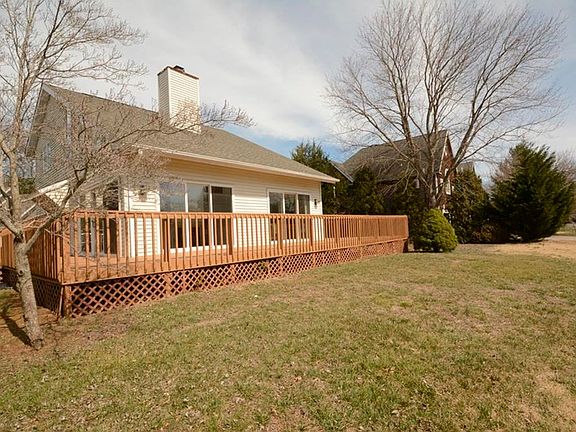 2nd image of 100 Acorn Knob Ct
