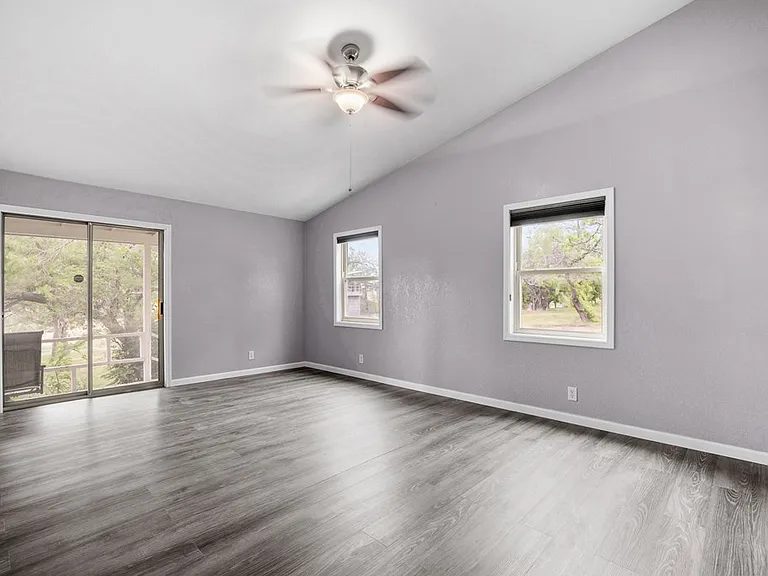 123 FM 480 — Photo 17