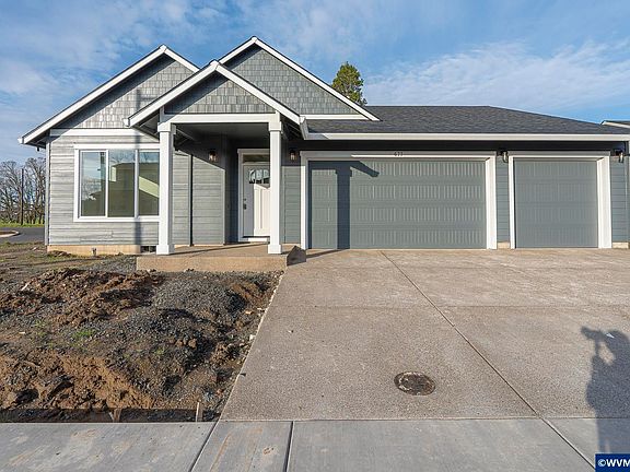 2nd image of 677 Parker Loop