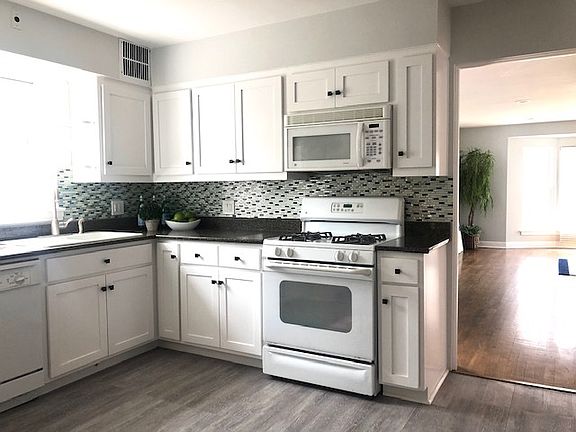 2nd image of 2711 Oak Park Ave