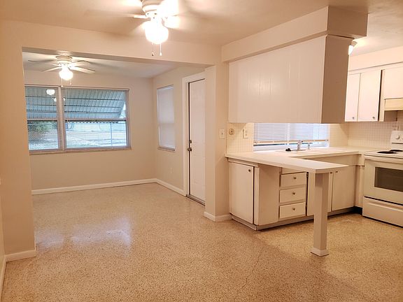 4th image of 3547 Kingsbury Dr