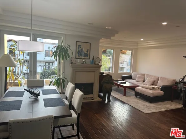 12021 Guerin St #Penthouse 1, Studio City, CA 91604