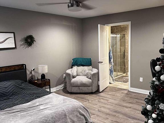 5th image of 8804 Thompson Ln