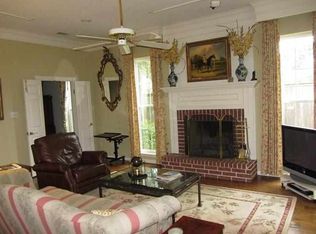 37 Sandelwood Trl, Beaumont, TX 77706