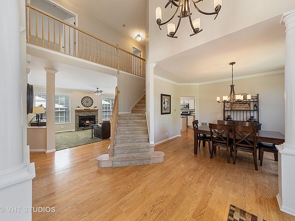 2nd image of 800 Foxmoor Ln