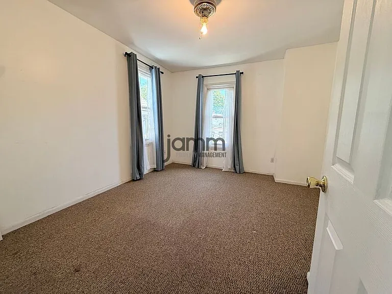 1930 E 123rd St #5 — Photo 4