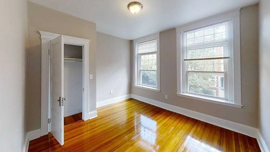 4 bed, $5,000 — Photo 1