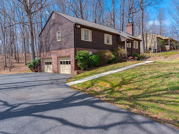 3rd image of 102 Woodville Dr