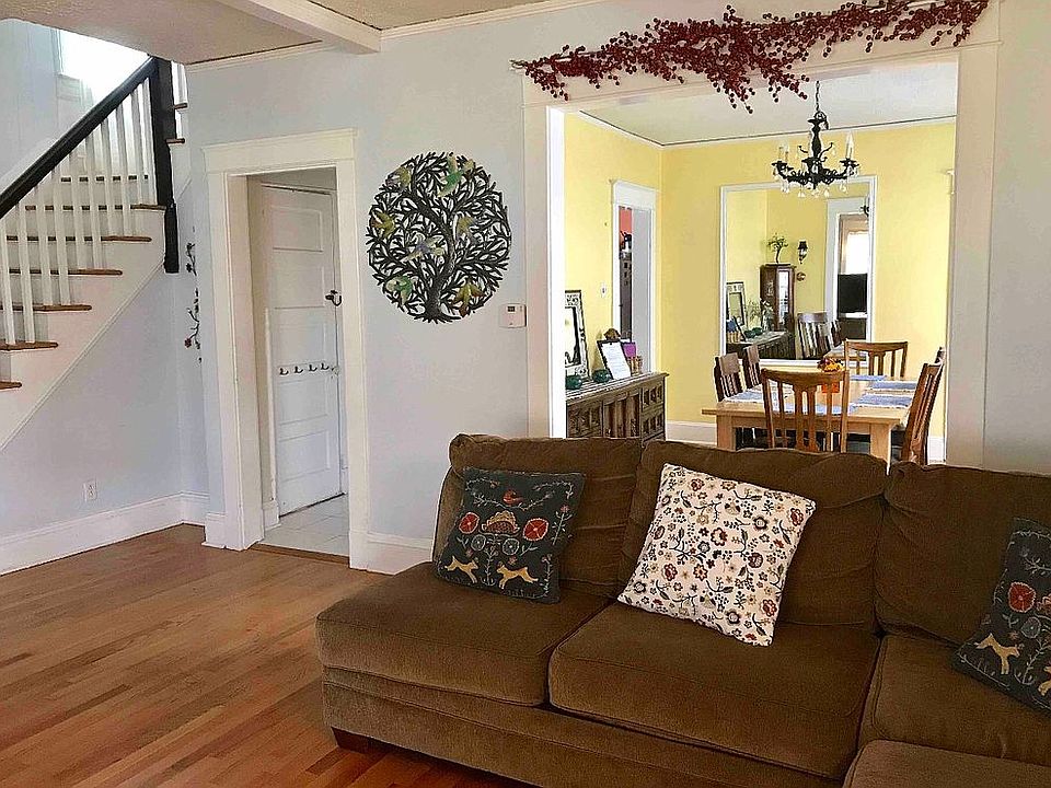 1st image of 28 Lawnridge Ave