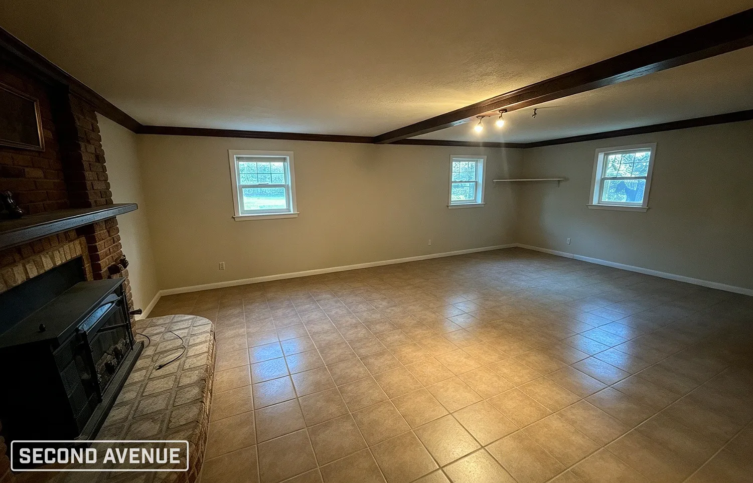 4 bed, 2.5 bath, 2073 sqft, $1,455 — Photo 2
