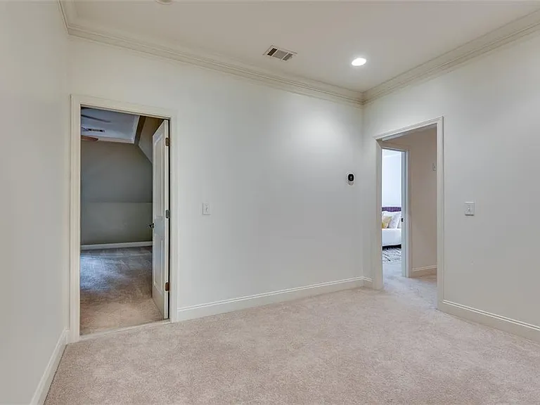 240 Lullwater Ct — Photo 51