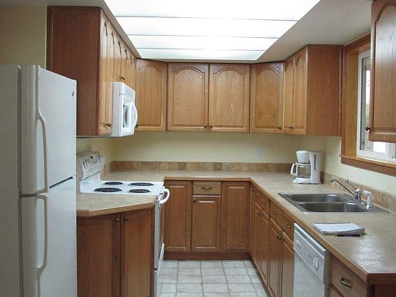 4th image of 545 Canterbury Ln