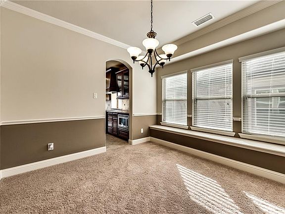 5th image of 3817 Jeanette Ln